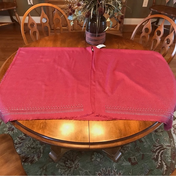 NWT Wine Poncho⭐️5/$25⭐️ - Picture 3 of 8